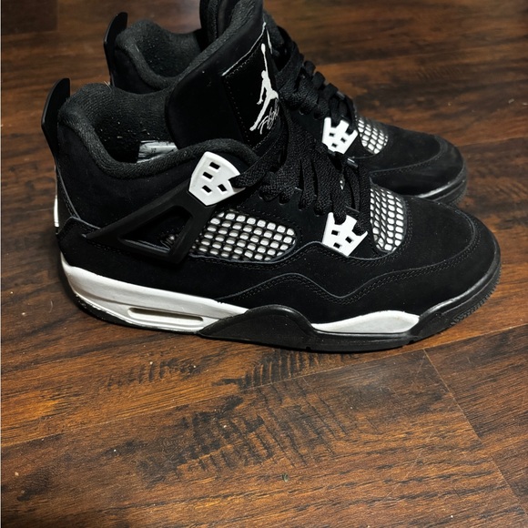 Jordan 4 Retro White Thunder (GS) SIZE 7 - Picture 1 of 6